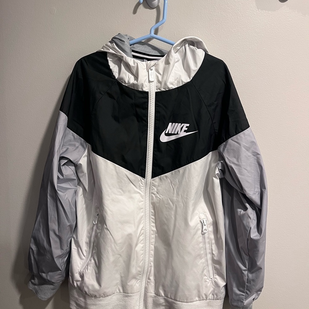 Nike Big Kids Black and Gray Windbreaker Jacket, XS